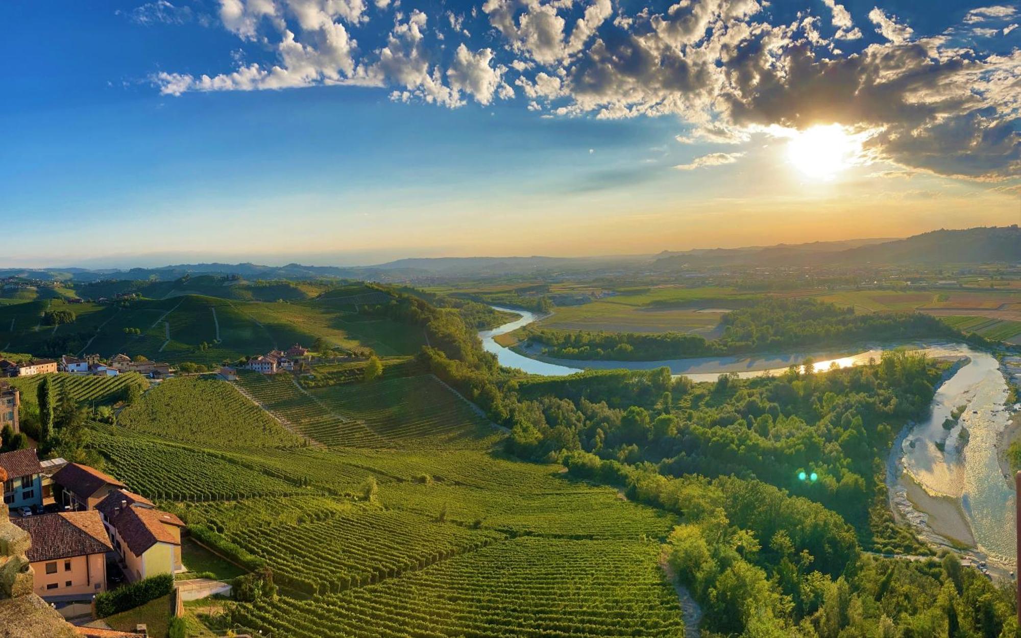 Ca Trifolera Barbaresco - Romantico Cascinale Con Antica Cantina Nel Cuore Delle Langhe - Degustazione Vini Nella Nostra Cantina エクステリア 写真